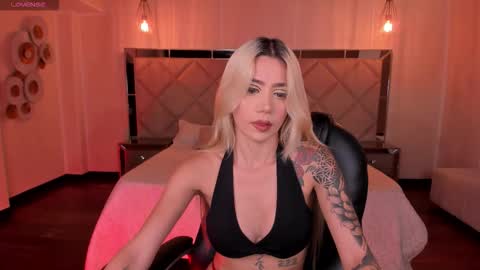  Hanna Connor  online show from 10/26/25, 11:20