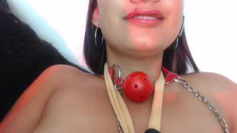 Snapshot of hannafalls chatting on 12/15/24, 02:30 SARA online show from 12/15/24, 02:30