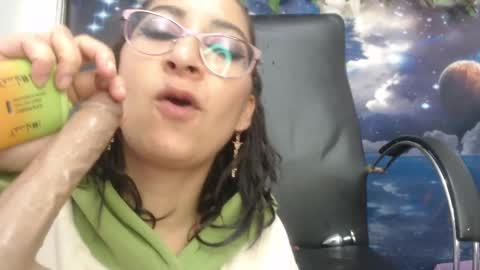 Snapshot of hannafalls chatting on 02/11/25, 07:16 SARA online show from 02/11/25, 07:16