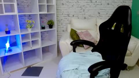 Hannah  online show from 11/09/25, 11:30