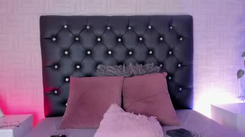 Hannah online show from 02/01/25, 06:54