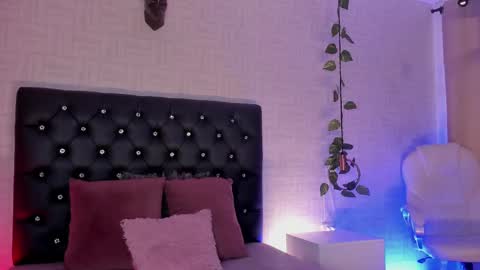 Hannah online show from 02/01/25, 03:28