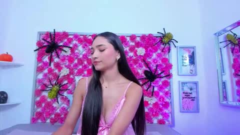 Hannah Miller online show from 10/29/25, 11:34