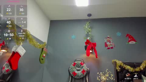 Snapshot of hannah_miller__ chatting on 12/27/24, 11:17 HANNAH MILLER online show from 12/27/24, 11:17