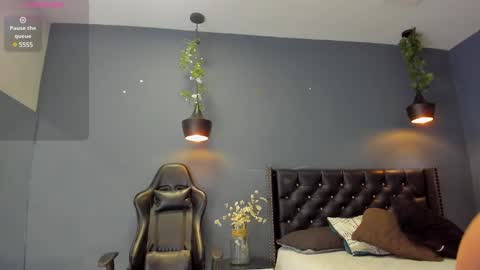 Snapshot of hannah_miller__ chatting on 01/11/25, 11:23 HANNAH MILLER online show from 01/11/25, 11:23