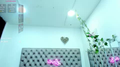 Snapshot of hannah_miller__ chatting on 09/29/25, 05:18 HANNAH MILLER online show from 09/29/25, 05:18