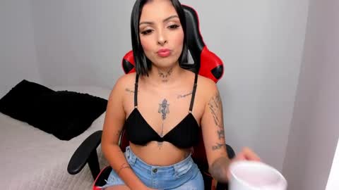 Snapshot of hannah_miltonn chatting on 05/19/26, 07:20 Hannah Milton online show from 05/19/26, 07:20