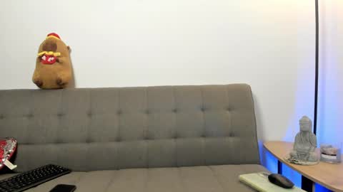 Snapshot of hannah_william chatting on 05/14/26, 10:49 Hannah online show from 05/14/26, 10:49