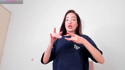 Hannah online show from 12/31/24, 11:06