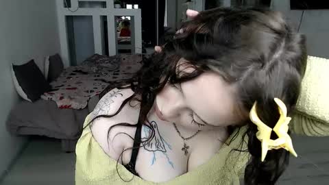 Hannah online show from 02/18/26, 10:44