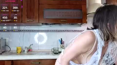 Snapshot of hannahflora chatting on 06/14/26, 07:32 Hannah online show from 06/14/26, 07:32