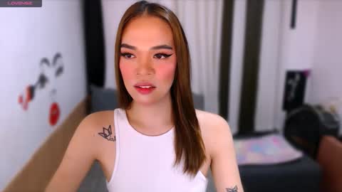 HANNAH online show from 04/25/26, 01:36