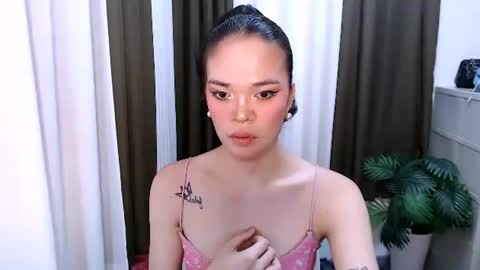 HANNAH online show from 05/19/26, 01:56