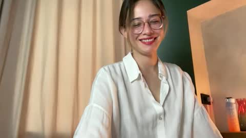 Snapshot of hannahinto chatting on 05/05/26, 05:04 hannahinto online show from 05/05/26, 05:04