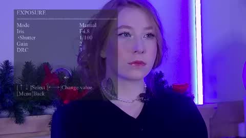 Snapshot of hannahmonttana chatting on 12/17/25, 03:34 Pearl online show from 12/17/25, 03:34