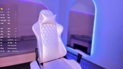 hannahmonttgomery  Help me reach 100 Hands up online show from 01/14/26, 05:18