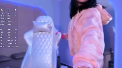 hannahmonttgomery  Help me reach 100 Hands up online show from 03/01/26, 01:46