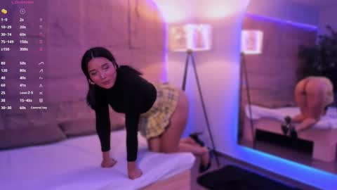 hannahmonttgomery  Help me reach 100 Hands up online show from 03/05/26, 04:14