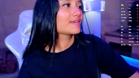 hannahmonttgomery  Help me reach 100 Hands up online show from 04/30/26, 08:57