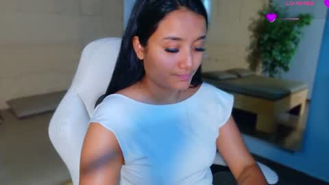Snapshot of hannahmonttgomery chatting on 08/01/26, 04:17 hannahmonttgomery Help me reach 100 Hands up online show from 08/01/26, 04:17