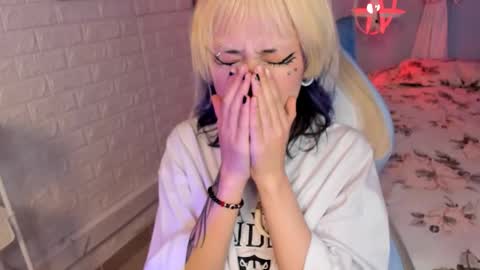 Hannah online show from 11/20/25, 01:00