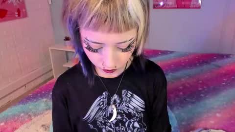 Hannah online show from 12/01/25, 11:59