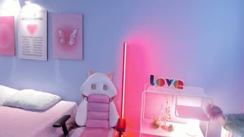 Hannah online show from 04/08/26, 12:27