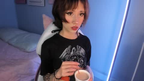 Snapshot of hannahpage chatting on 04/29/26, 12:31 Hannah online show from 04/29/26, 12:31