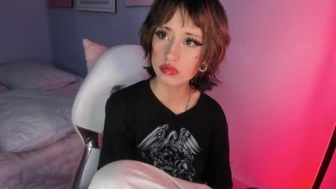 Snapshot of hannahpage chatting on 04/29/26, 05:30 Hannah online show from 04/29/26, 05:30