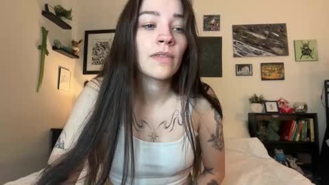 Hannah Taylor online show from 02/25/26, 08:51