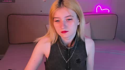 Snapshot of hannakoch chatting on 06/23/26, 01:03 Hanna online show from 06/23/26, 01:03