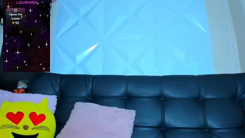 Hanna Independent Model online show from 02/17/25, 12:48