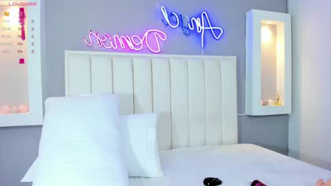 HannaPaola online show from 02/09/25, 02:06