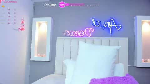 HannaPaola online show from 02/12/25, 10:37