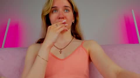 Snapshot of hannavanilla chatting on 06/21/26, 01:19 Hannavanilla online show from 06/21/26, 01:19
