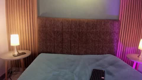 hannawen_ online show from 02/18/26, 12:34