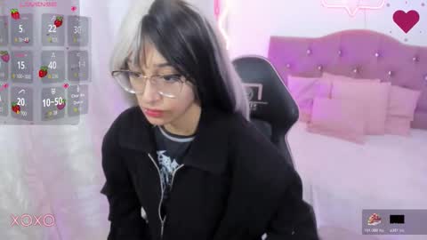 HANNI  online show from 12/03/25, 11:41