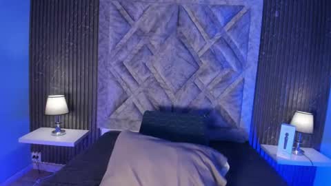 hannyk_ online show from 01/07/26, 11:56