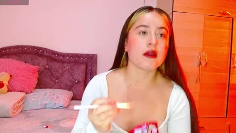 isabella   online show from 10/24/25, 04:47