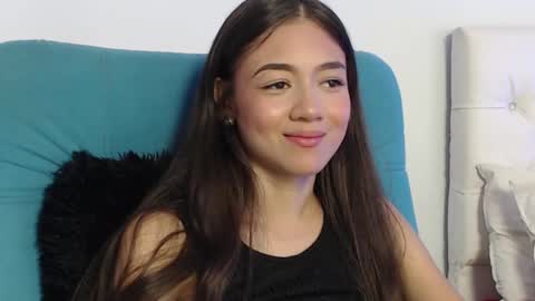 Snapshot of hantonella chatting on 12/18/24, 03:33 Anto online show from 12/18/24, 03:33