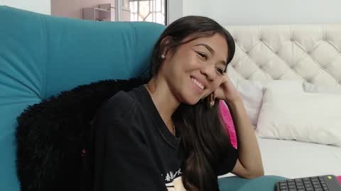 Snapshot of hantonella chatting on 02/17/25, 06:04 Anto online show from 02/17/25, 06:04