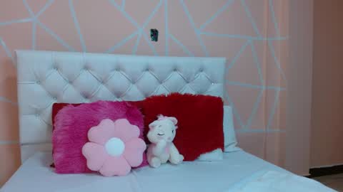 Snapshot of hantonella chatting on 09/13/25, 07:35 Anto online show from 09/13/25, 07:35