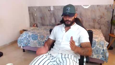 hanz_col online show from 11/19/25, 03:12