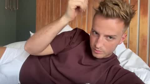 hanzlagerfelt online show from 10/31/25, 09:05