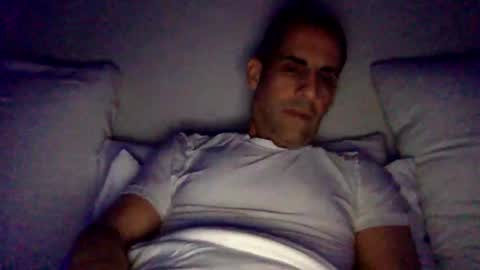 Snapshot of happy2334 chatting on 11/01/25, 01:46 skysky6969 online show from 11/01/25, 01:46