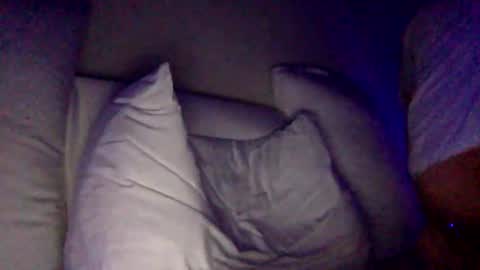 Snapshot of happy2334 chatting on 12/15/25, 05:28 skysky6969 online show from 12/15/25, 05:28