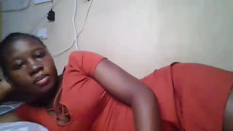 happy_dimple online show from 10/19/25, 12:06