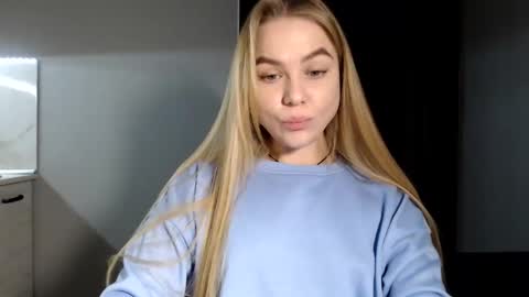 happy_fox_ online show from 12/25/24, 09:43