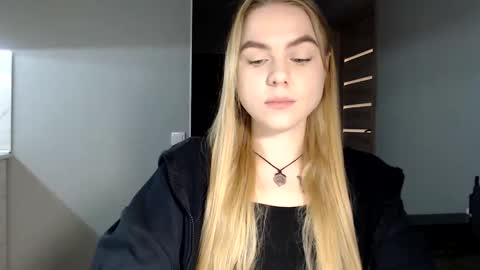 happy_fox_ online show from 01/22/25, 09:21