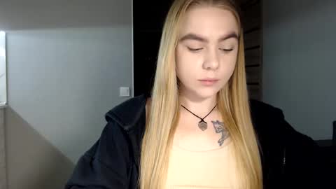 happy_fox_ online show from 01/24/25, 08:54